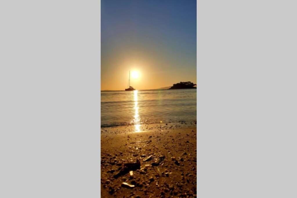 Face Mer Entre Plage Et Marina Bormes-les-Mimosas Exterior photo
